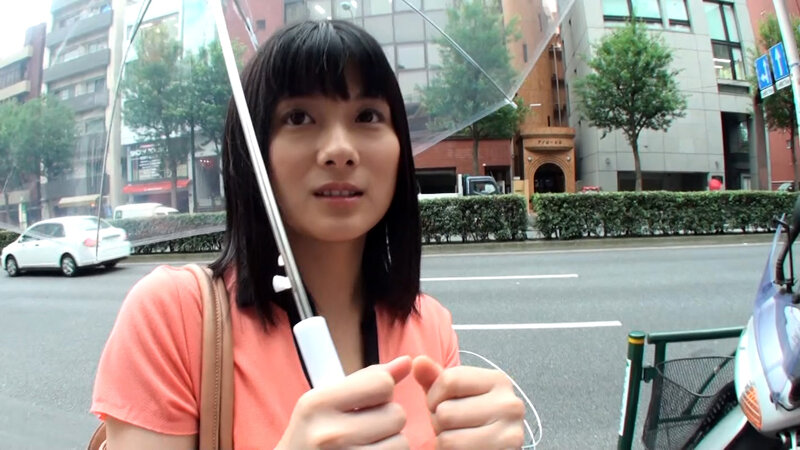 清純派アイドルを夢見る黒髪真面目っ娘をナンパしてなし崩し的にセクシー下着撮影！戸惑いながらも大人のおもちゃでエロスイッチオン！_関連動画