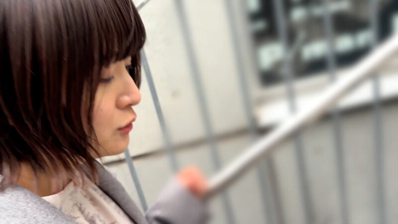 街角で声をかけてパンツの染みを見せてもらう 飲食店アルバイト みこちゃん_関連動画