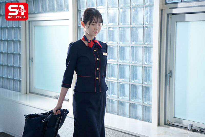 スレンダーな新人CAが巨漢クレーマーに犯●れ、心壊れ、肉オナホと化した後に… マ●コが極太ペニスに馴染んできてあり得ないほどイキまくった。 白上咲花_関連動画