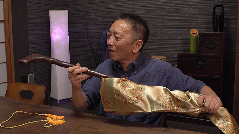 オンナを操る魔法の杖 息子たちの嫁を洗脳して寝取る変態義父の中出しライフ_関連動画