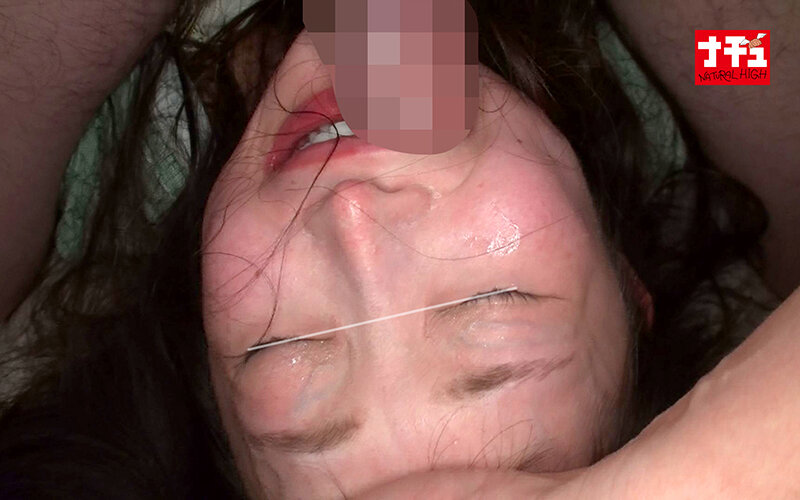 貸切風呂でイチャつく幸せ絶頂女を絶望に突き落とすNTR中出し映像_関連動画