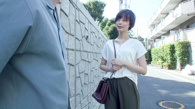 SNSでナンパした美人人妻が、旦那以外の身体に興奮してドエロい本性さらけ出しちゃいました！ 月乃ルナ_関連動画