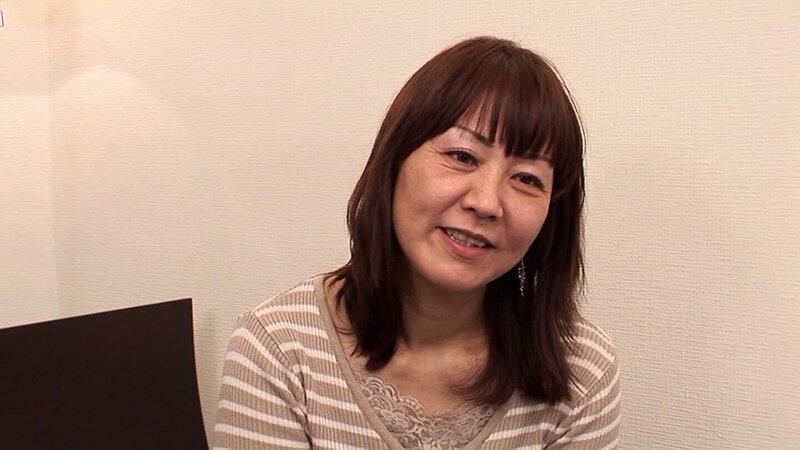 バツイチ風俗勤めの四十路熟女！何千本もの肉棒を抜いてきた匠の技でギンギンにさせたら優しくアソコに迎え入れ中で種を搾りとりー！_関連動画