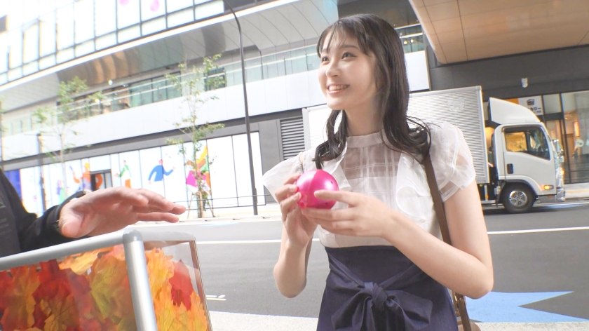 マジ軟派、初撮。 2164 聴診器よりチ○ポが好き！？おっとり看護学生がエッチな質問攻めにエロモード突入！「彼氏以外とはしないのに…」なんて言いながら濃厚フェラ&ガチアクメ！！ F乳デカ尻のどエロボディで止まらない勃起にナースコール連打案件！！_関連動画