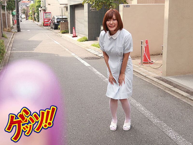 休憩時間中の美脚ナースに「リモバイ」を着けて10分耐えたら謝礼をもっとあげますとお願いしたところ…_関連動画