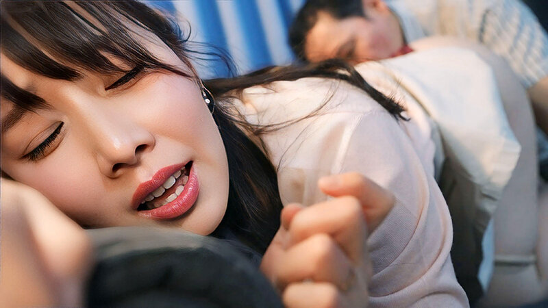 【配信限定 すみれ＆しおり編】夫婦交換スワッピング 寝室に消えていく妻と同僚…数分後、妻の喘ぎ声が ～一線を超えてしまった夫婦たち～_関連動画