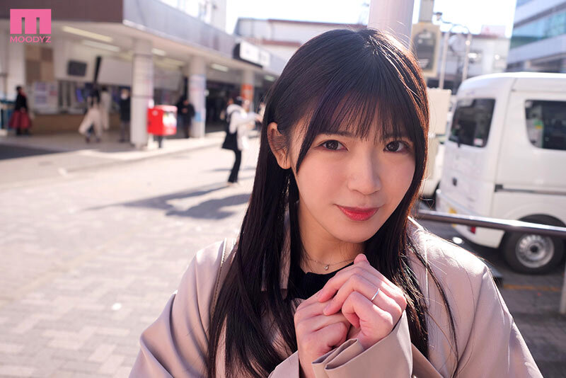 旦那さん…ごめんなさい。あなたの可愛らしい幼顔の奥さんちっぱいクリ乳首ビンビンッにして！ほんのり薄目の陰毛ぐっちょり濡らして敏感アクメAVデビューします――敬具。 新人 遠藤こはる_関連動画