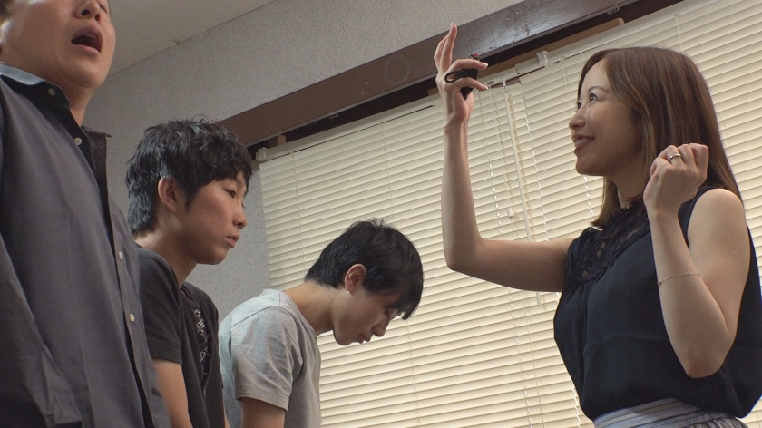 欲求不満な人妻が逆時間停止！旦那の同僚と浮気中出しヤリたい放題！！ 篠田ゆう_関連動画