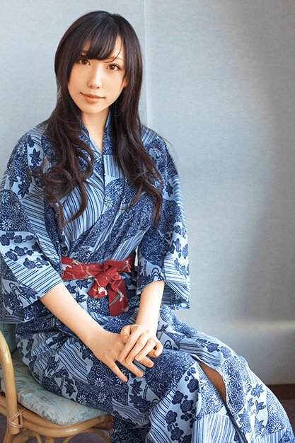 【新婚人妻限定】都会や地方で所構わずナンパして一期一会セックス 18人4時間_関連動画