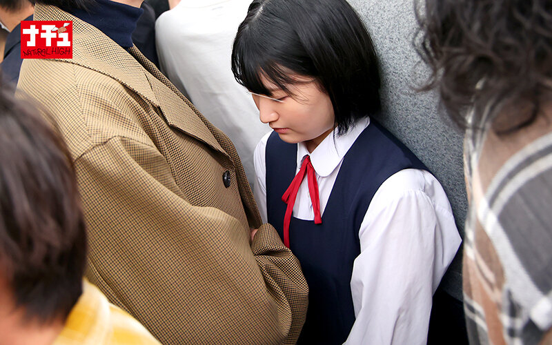 連射電車 ちっちゃい女の子を独占して精子が尽きるまで何発も射精したい 推定149cm地味むち娘_関連動画