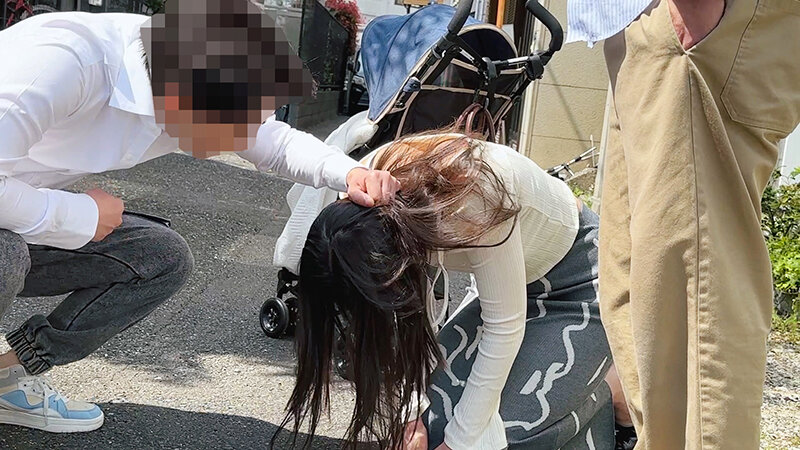 借金返済できない債務者から金の代わりに人妻のマ●コで取り立て お前の立場理解らせてやるよ！_関連動画