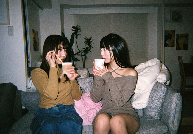 もしも2人が交際したら…好きが溢れる1日になりました。双子コーデでお出かけしてお風呂に入ってキスをして24時間限定のお泊りおうちデート 流川莉央 尾崎えりか_関連動画