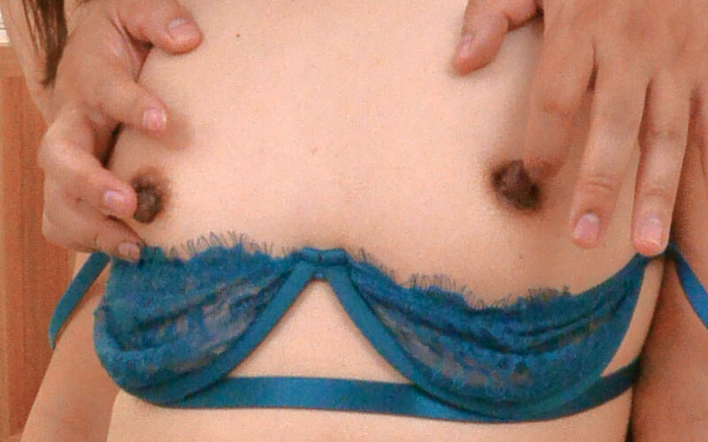 もてあました身体 敏感勃起乳首の三十路妻と自宅不倫 横沖圭奈_関連動画