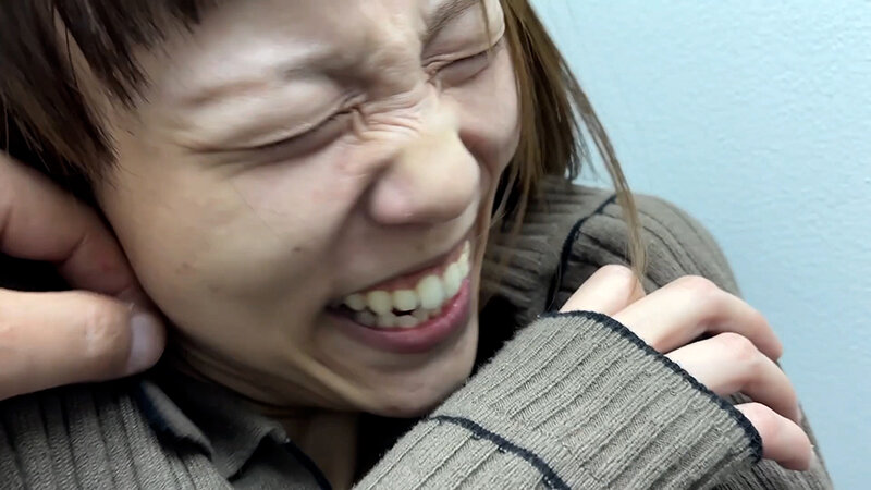 街角で声をかけてくすぐりさせてもらう オーガニックスーパー勤務 はつみちゃん_関連動画