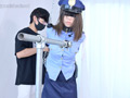 プライドが高い女警察官がタラーッとヨダレを垂らしながら挑む脱出ゲーム_関連動画